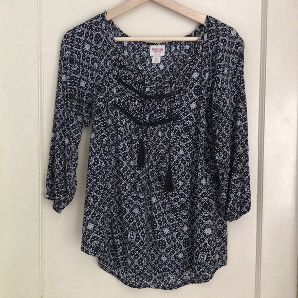 Mossimo Supply Co. Tops - Mossimo abstract patterned 3/4 sleeve top